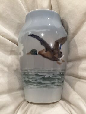 Royal Copenhagen Porcelain 5.25 mallard duck vase signed & numbered